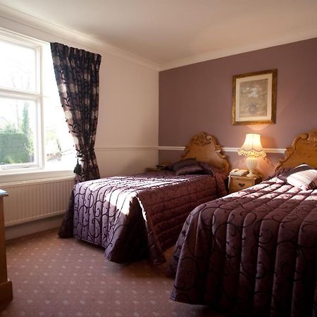 Fines Bayliwick Hotel Брэкнэлл Экстерьер фото